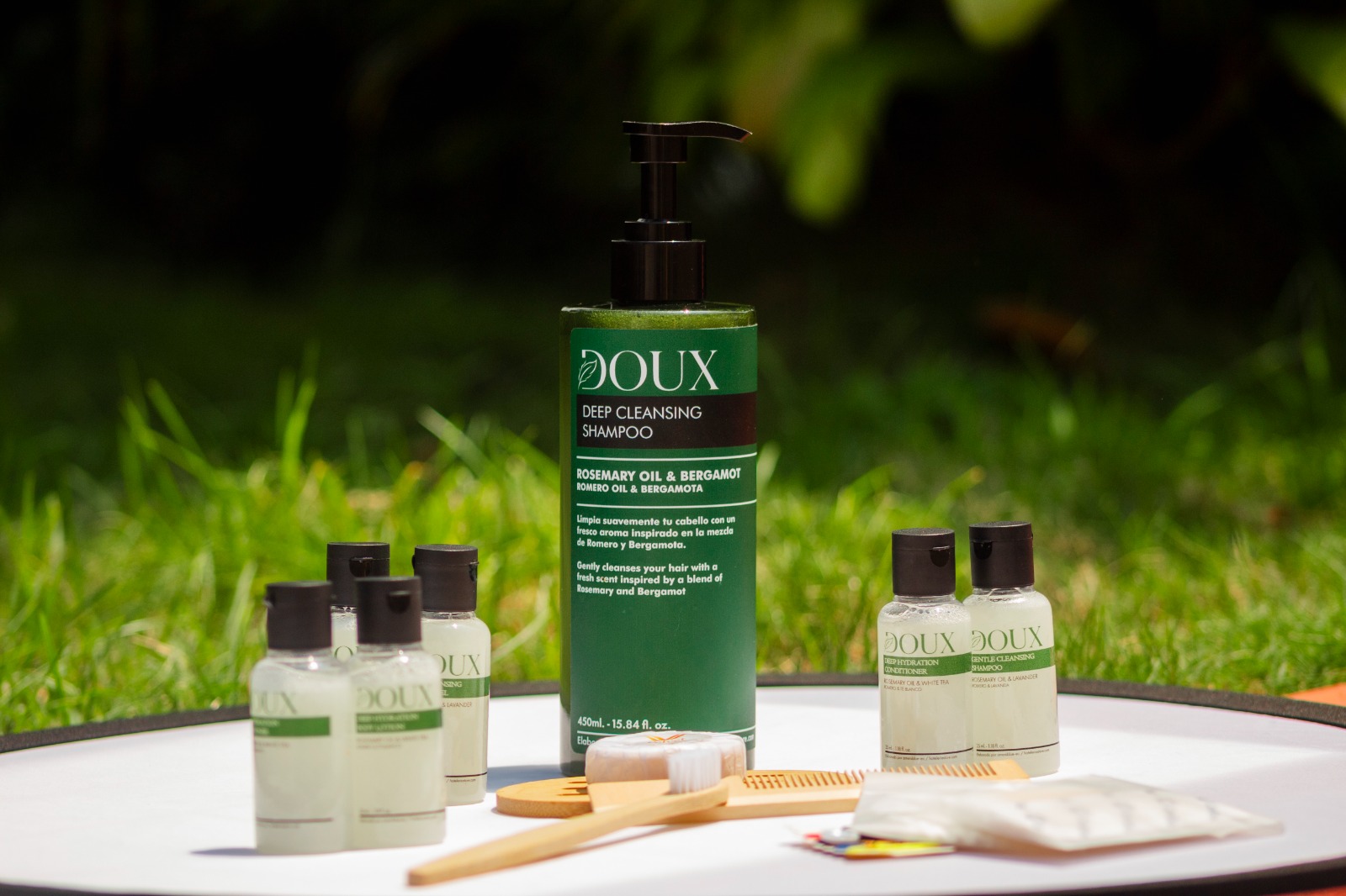 Set completo Doux amenities con aroma fresco de romero y lavanda para hoteles business